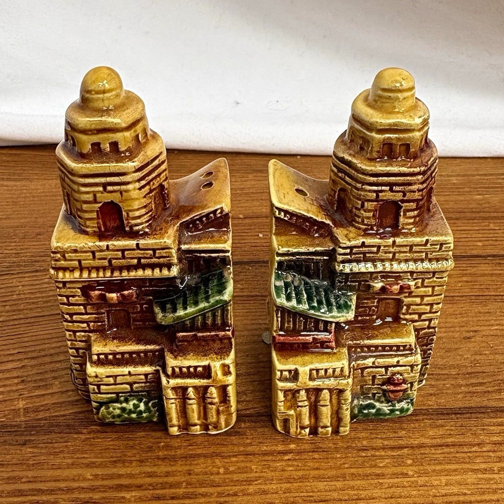 Hearst Castle San Simeon Calif Ceramic Hand Painted Salt & Pepper Set 3"